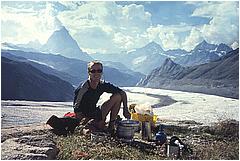 Monte Rosa hytten - i baggrunden ses bl.a. Matterhorn